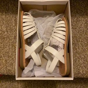 NIB toddler size 9 white sandals